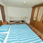 Eko House Dobrenica Bihać
